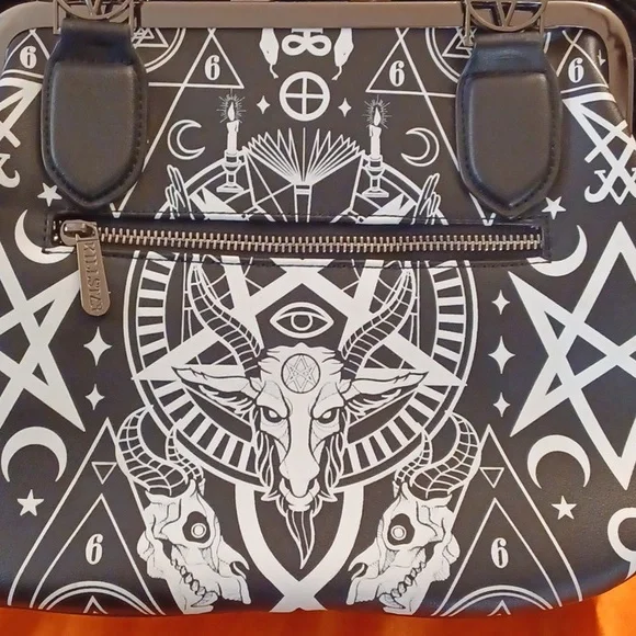 KILLSTAR OCCULT GRAPHIC PENTAGRAM HANDEL HARDWARE KISSLOCK CROSSBODY/SHOULDER - Picture 6 of 16